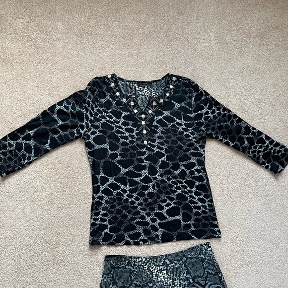 N.Y.P.L Collection Cheetah 3/4 Sleeve and Mid-Length Skirt - Picture 4 of 4
